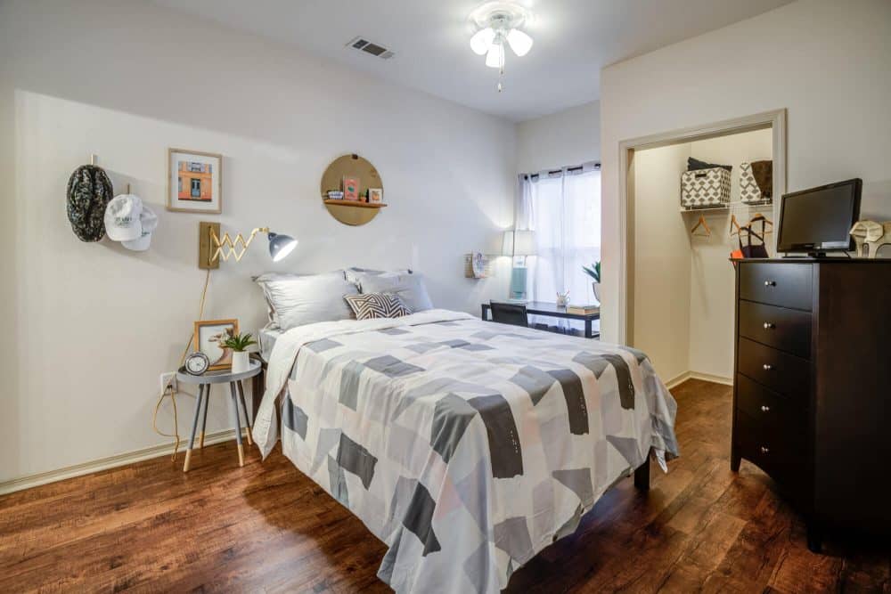 the mill at auburn off campus apartments near auburn university fully furnished 2 3 and 4 bedroom floor plans with hardwood flooring